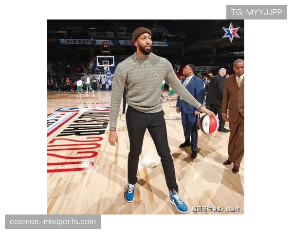 戴维斯高效无球跑动成制胜法宝，助力球队拿下关键胜利