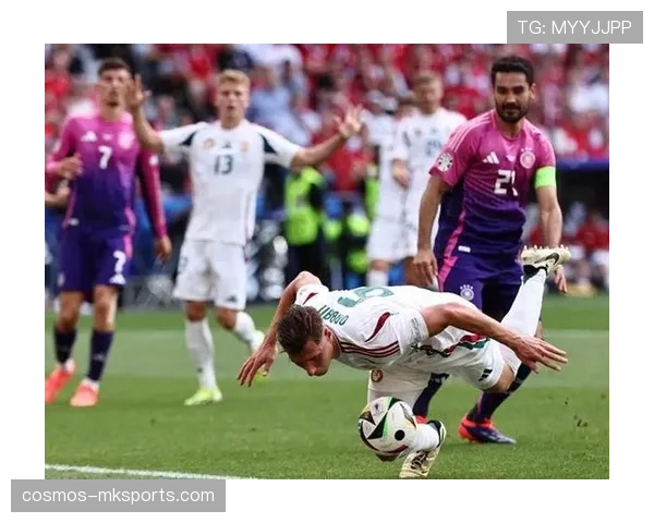 穆西亚拉 vs 京多安：中场角色与战术适配差异